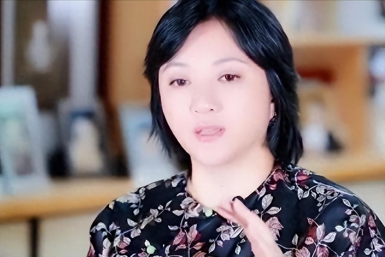 回顾小品公主金玉婷:5登春晚火遍全国后,为何沦落至精神病院?