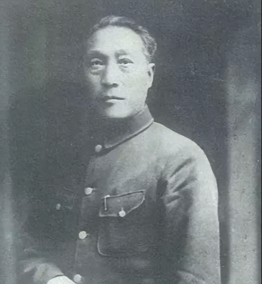 高树勋部被日伪军围攻,相邻国军坐视不理,萧华得知后率部驰援