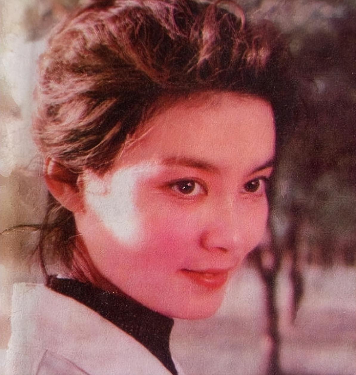 回顾潘虹:离婚36年依旧单身,一生无儿无女,60岁以后有了烦心事