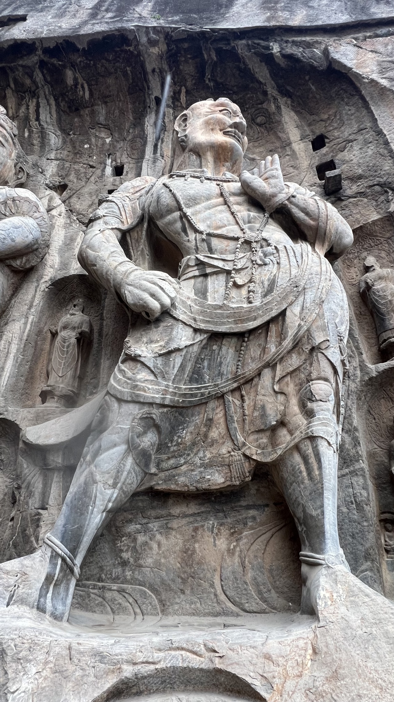 龙门石窟之盛唐风华——旷古烁今的卢舍那大佛