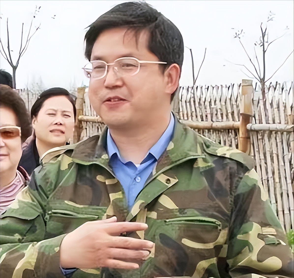 回顾越剧名家单仰萍:曾被剧团劝退,丈夫被判刑后她现状如何?