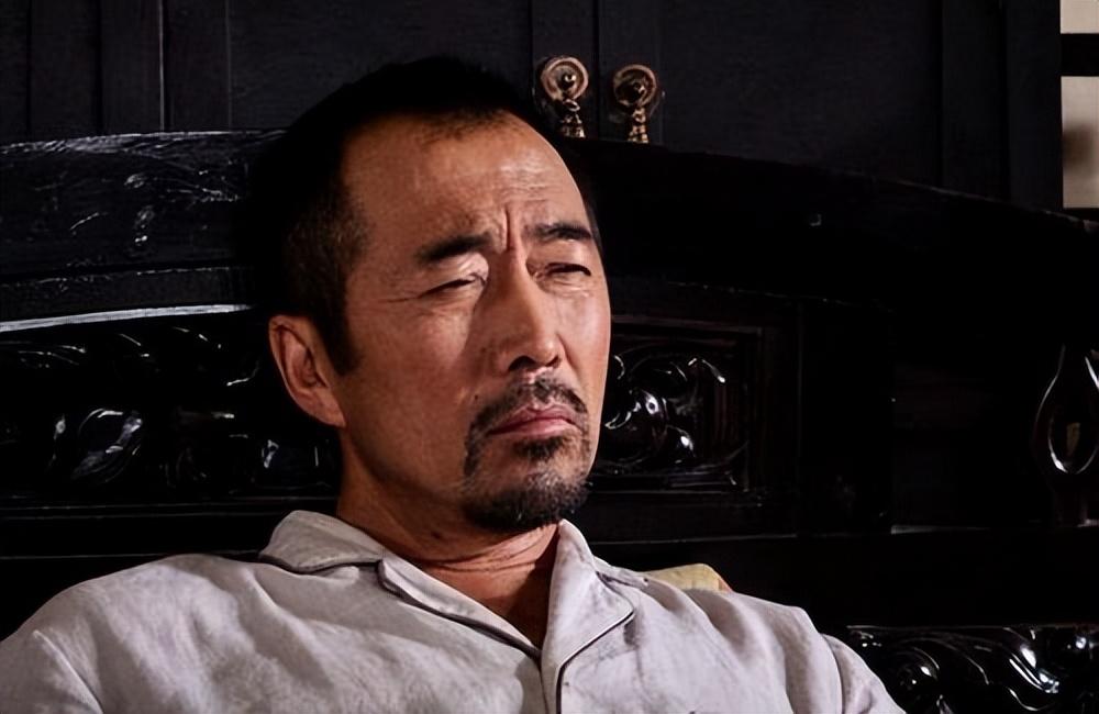 回顾郑晓宁:50岁被爆婚外恋,老年得子两度离婚,至今孤身一人