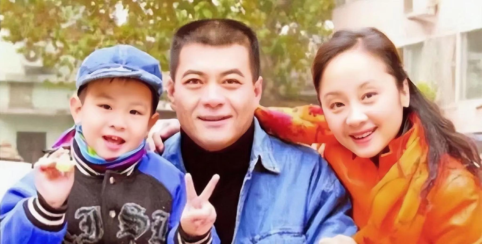 回顾唐静:前夫和秦海璐结婚后,独自陪儿子长大如今选择令人泪目