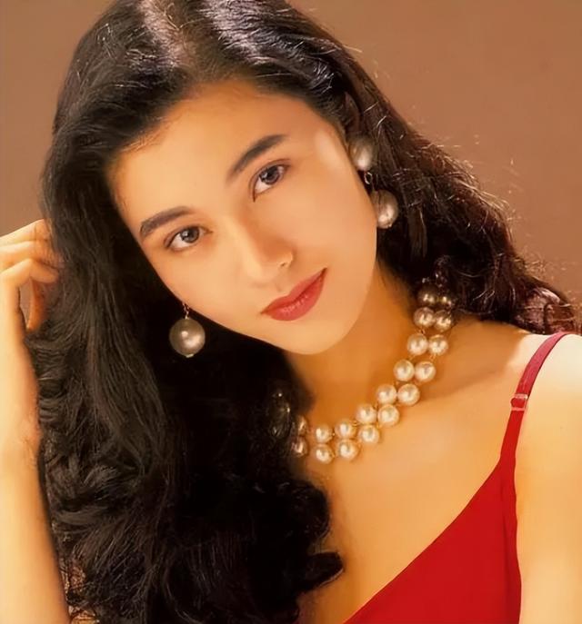 李嘉欣陪了刘銮雄10年,为何大刘离婚了也没有娶她
