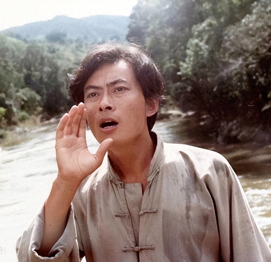 回顾老戏骨王诗槐离婚28年:他带着病儿子娶初恋,明星前妻现如何