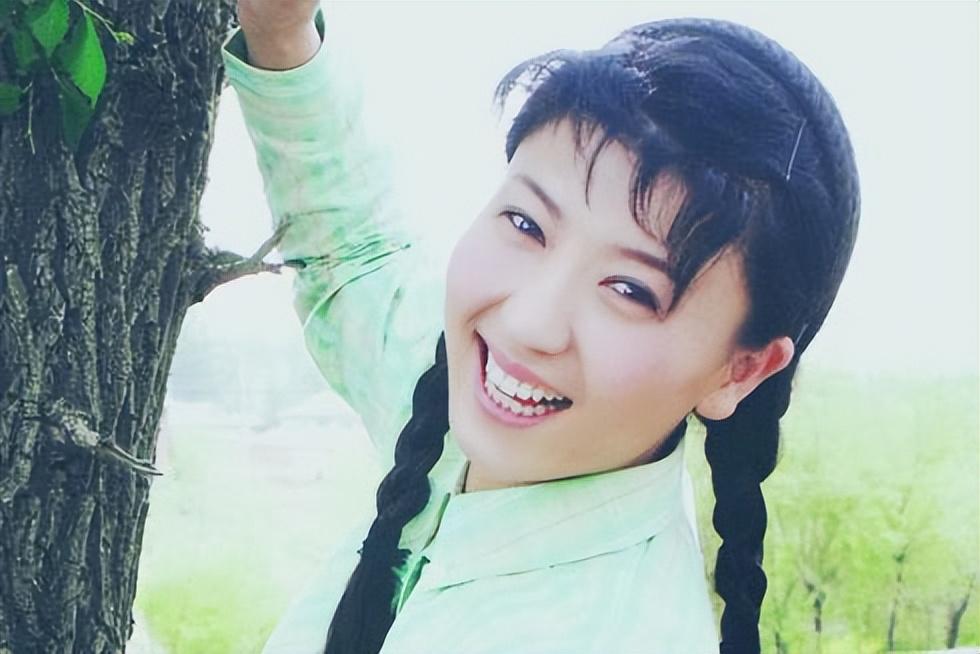 回顾闫学晶与林越离婚12年,她嫁神秘富商生女,他三婚娶小娇妻