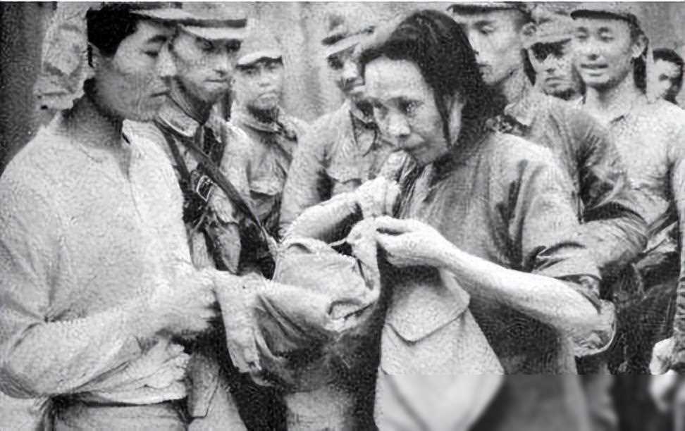 2002年北京一老人去世,一件遗物惊呆女儿,揭开尘封60年的秘密