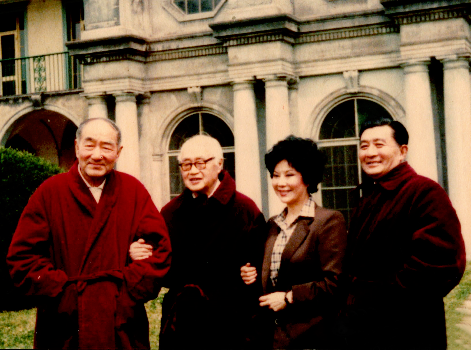 石维坚离世:9岁丧母,父亲和继母因他跳楼自杀,妻子是京剧名家