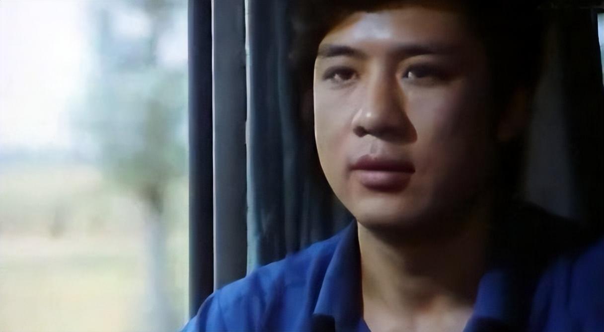 回顾80年代张潮:再婚后62岁再做父亲,大女儿现在也是知名演员