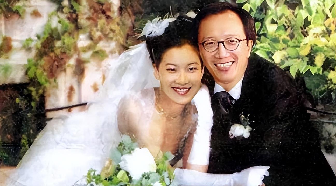 回顾著名企业家梁锦松:与伏明霞再婚21年,现如今他怎么样了?