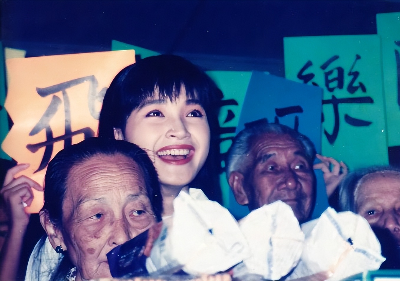 回顾方季惟:56岁仍"冰清玉洁",一生未谈过恋爱,不寂寞也不遗憾