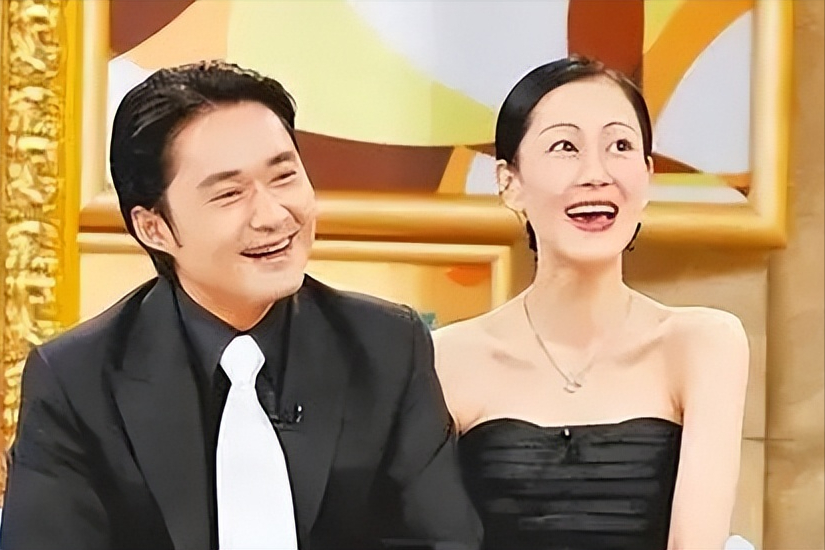 时间久了,他开始伸手朝妻子要钱,而于佳卉也是一要就给,直到后来,他们