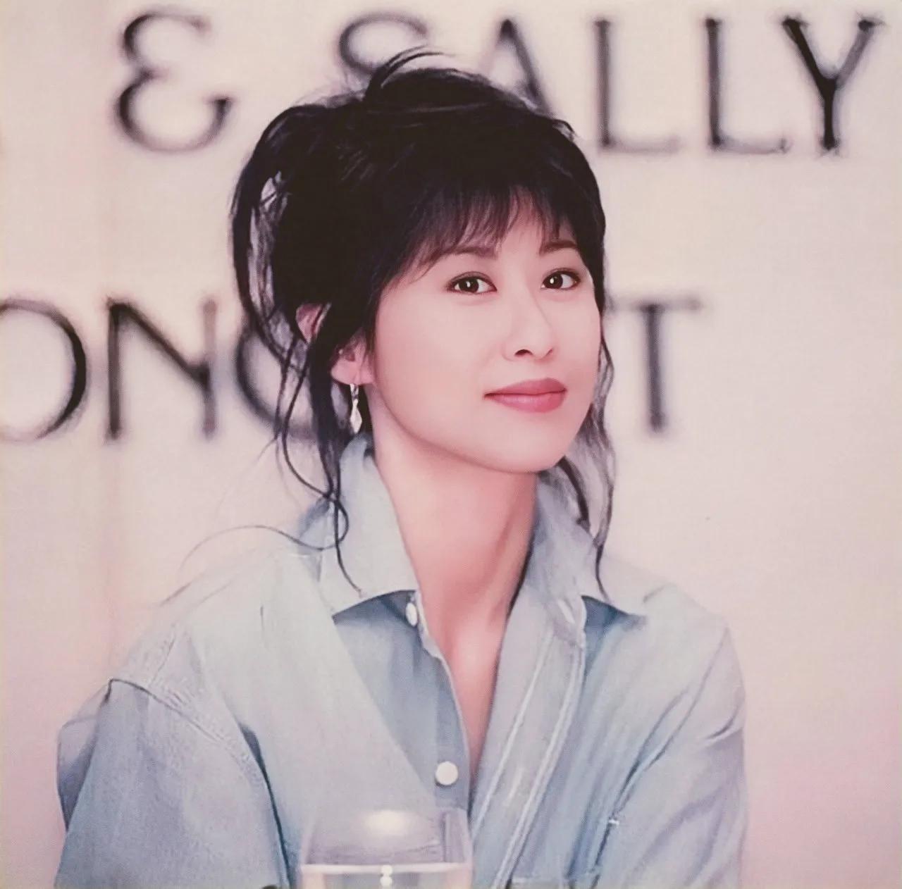 回顾风流天后叶蒨文:抢闺蜜老公,嫁自己老师,62岁还美如少女!