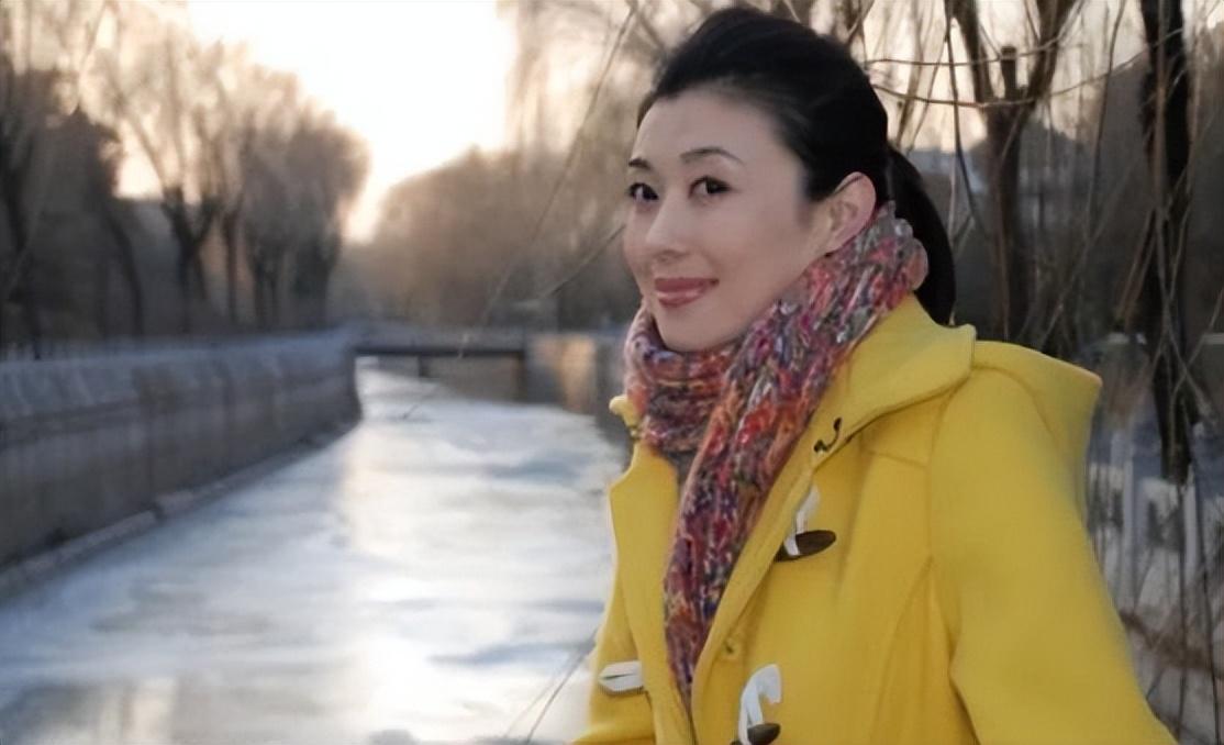 回顾央视主持李红:经历逃婚,被造谣嫁入豪门,现在结局怎样了?