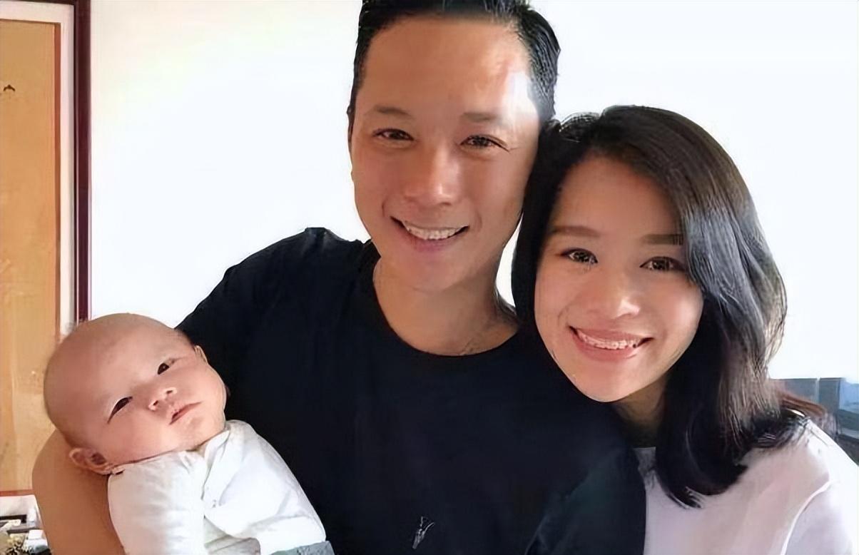 回顾:同居八年都不愿娶胡杏儿,失去才后悔,黄宗泽的深情比草贱