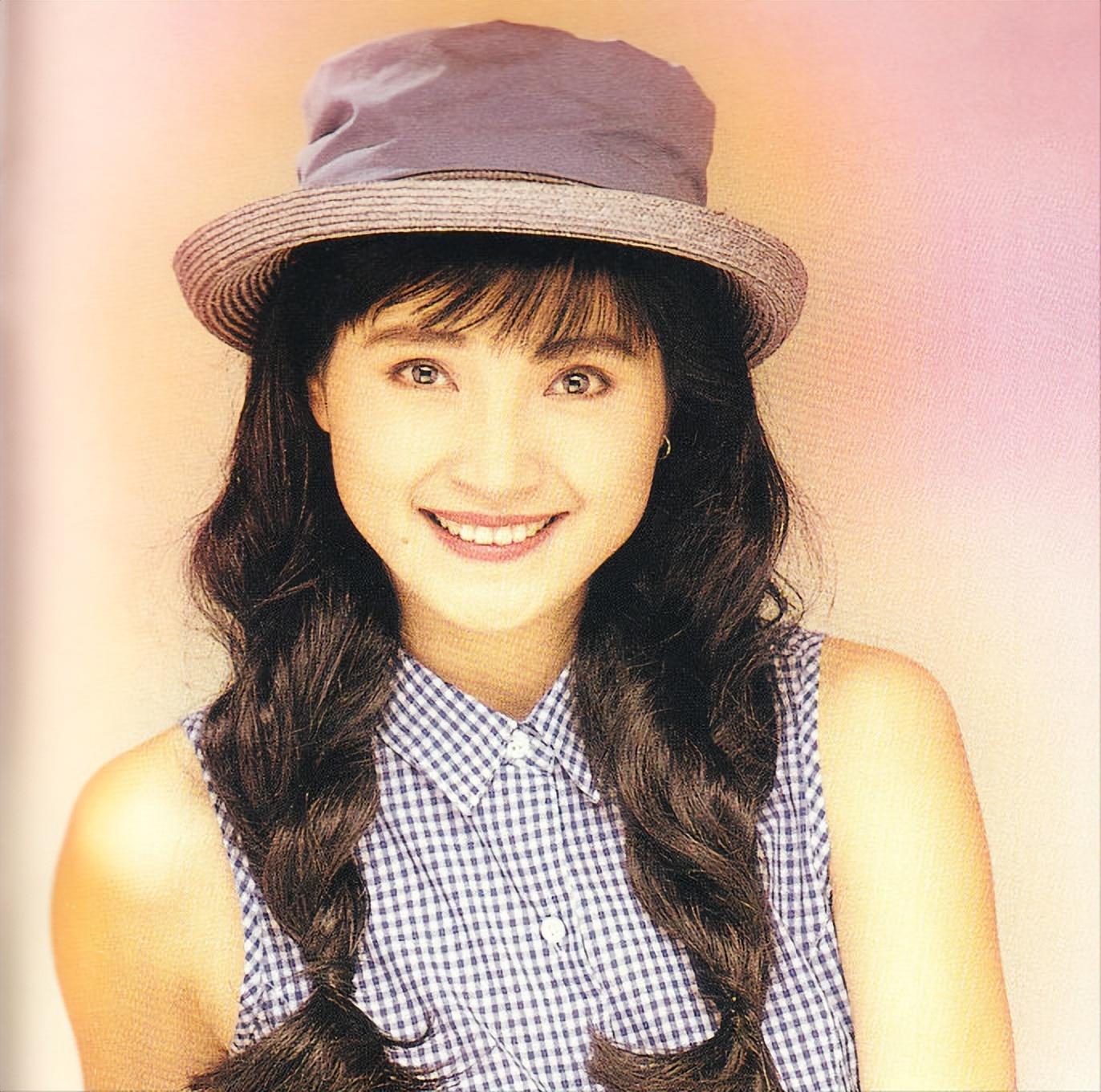 回顾方季惟:56岁仍"冰清玉洁",一生未谈过恋爱,不寂寞也不遗憾