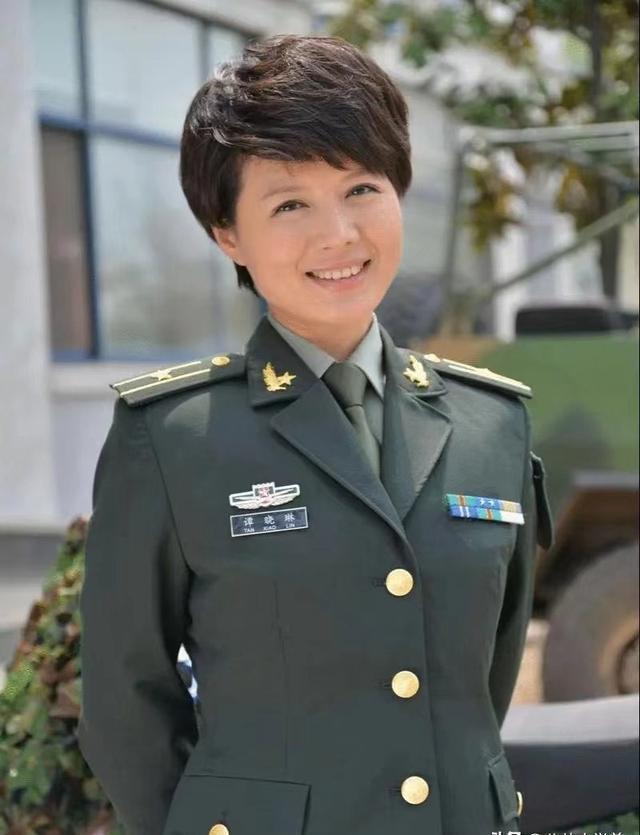 醒醒吧!没军人气质就不要尬演,真正演出军人气场的只服这4位
