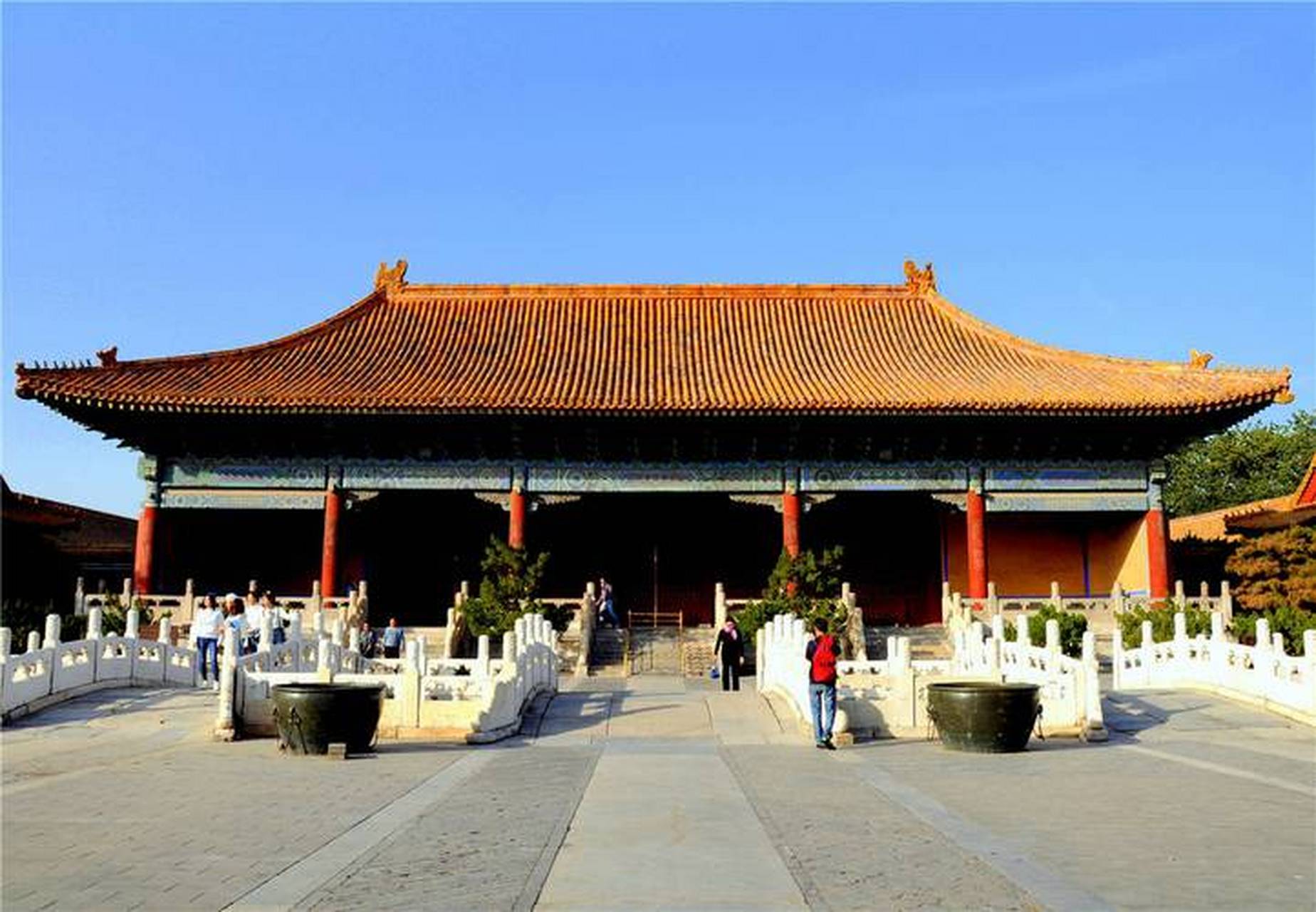 含元殿是大明宫的主体建筑,武则天长安元年(701年)改称大明殿,唐中宗