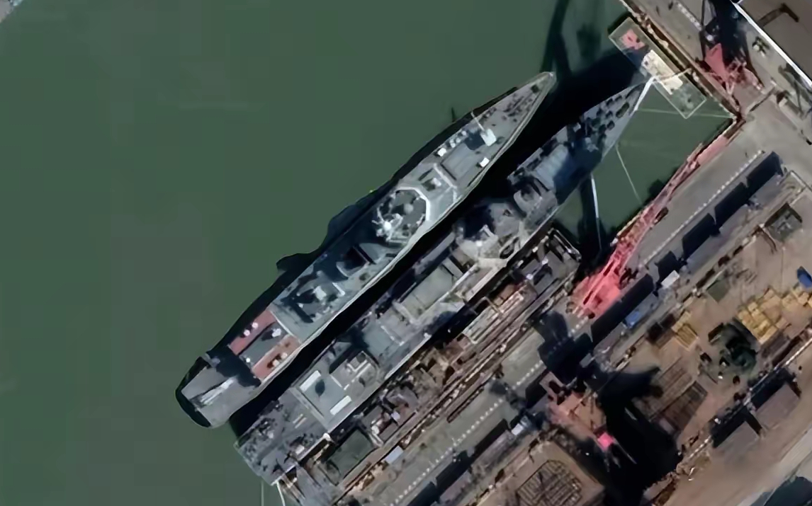 055型驱逐舰,052d型驱逐舰,俯视图对比.