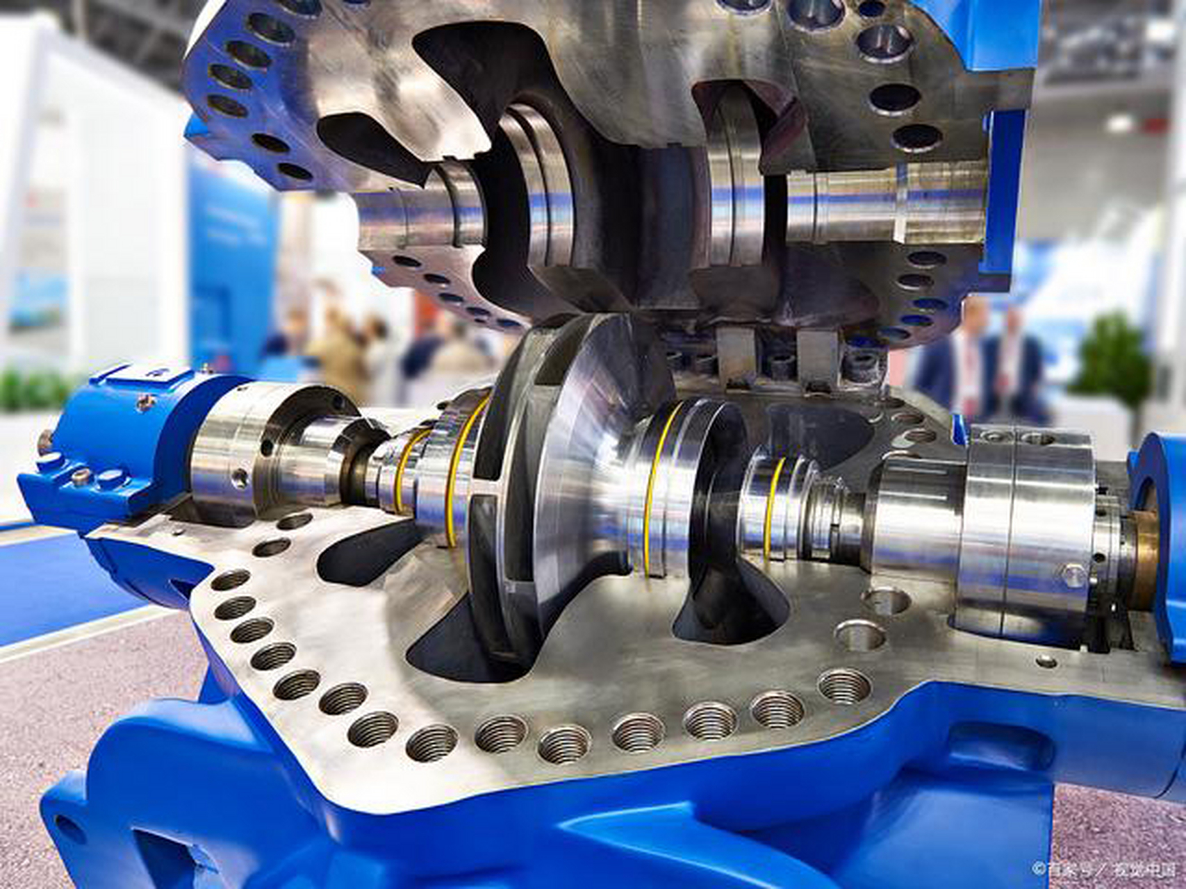 rv减速机是工业机器人的核心部件,具有高精度,高刚性,高传动比,低噪音