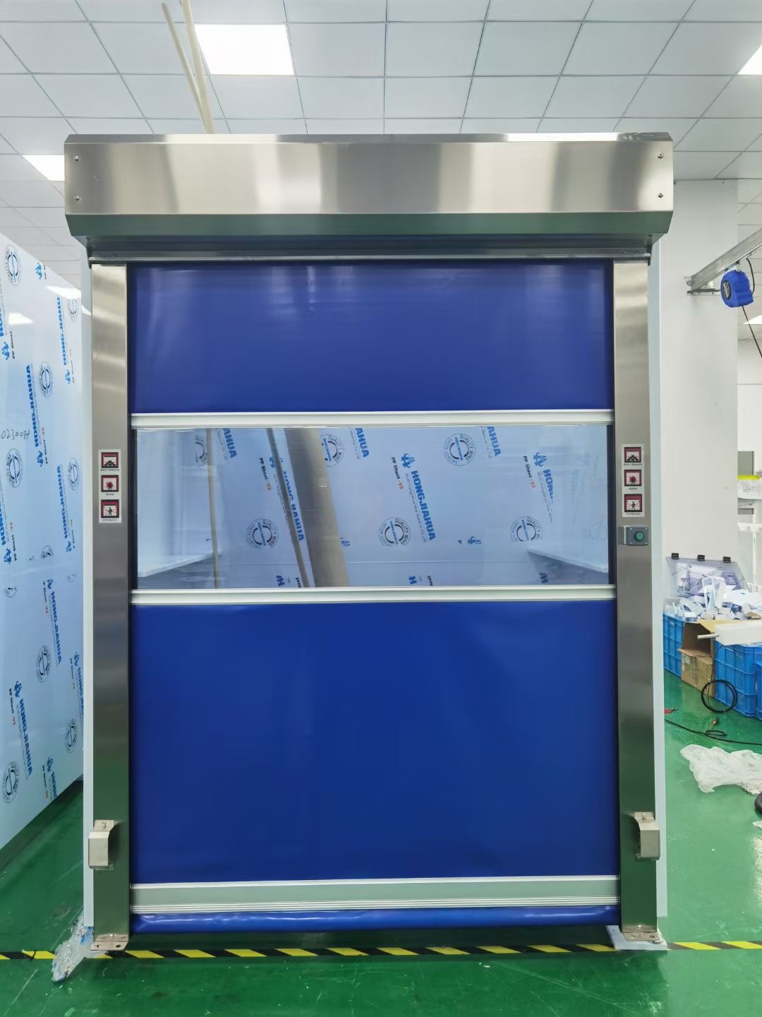 设备防护门用pvc透明快速卷帘门安全更可靠