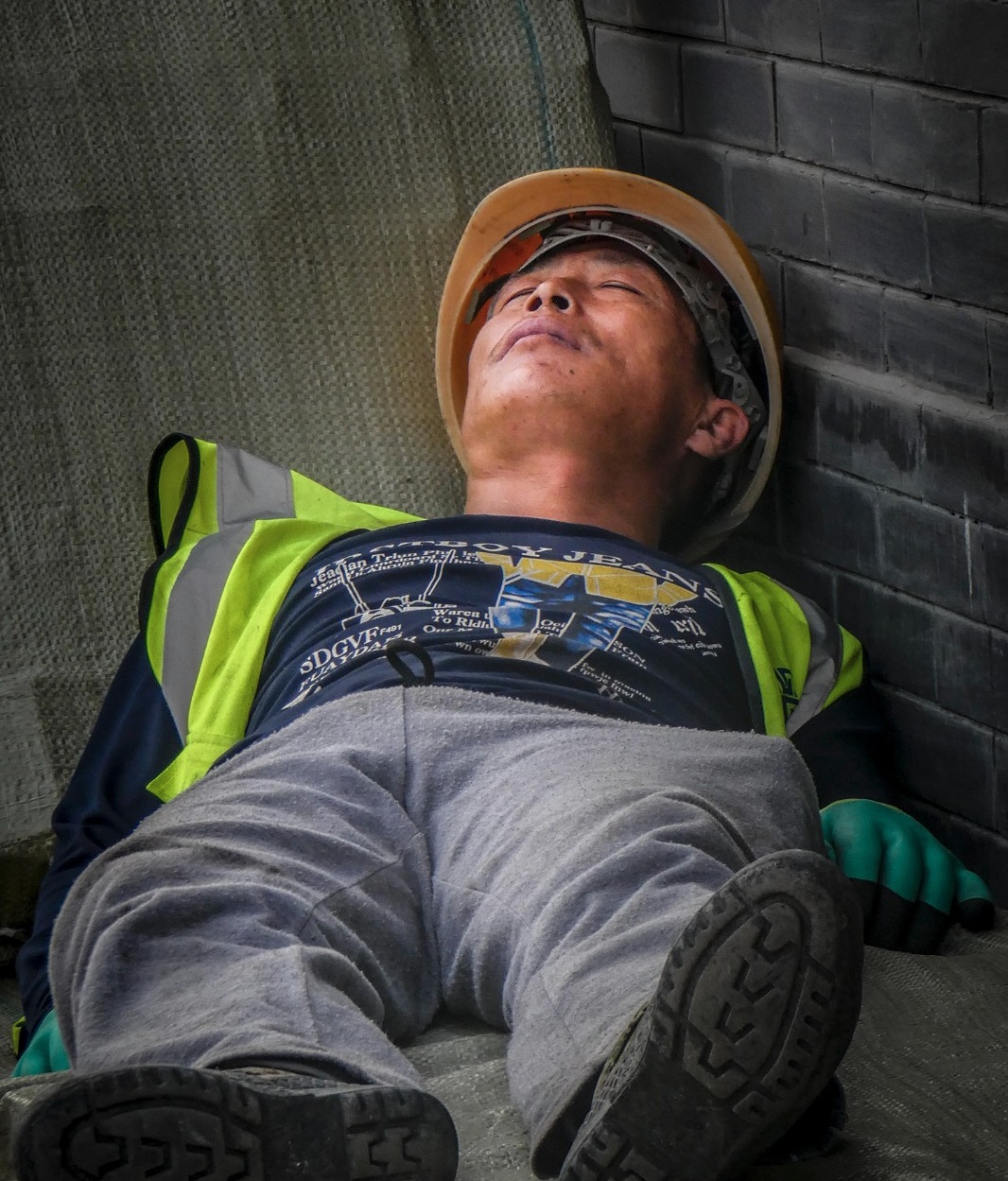 只有可怜的50,60,70后活的是一天不如一天