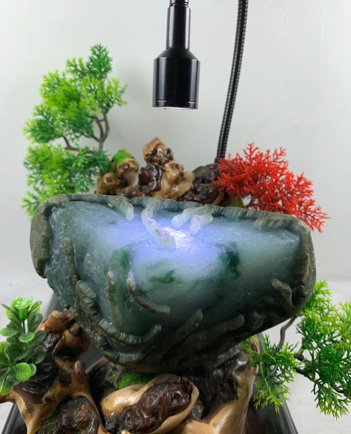 点击头像看直播# 今天来给大家分享一下冰飘花花的翡翠原石!