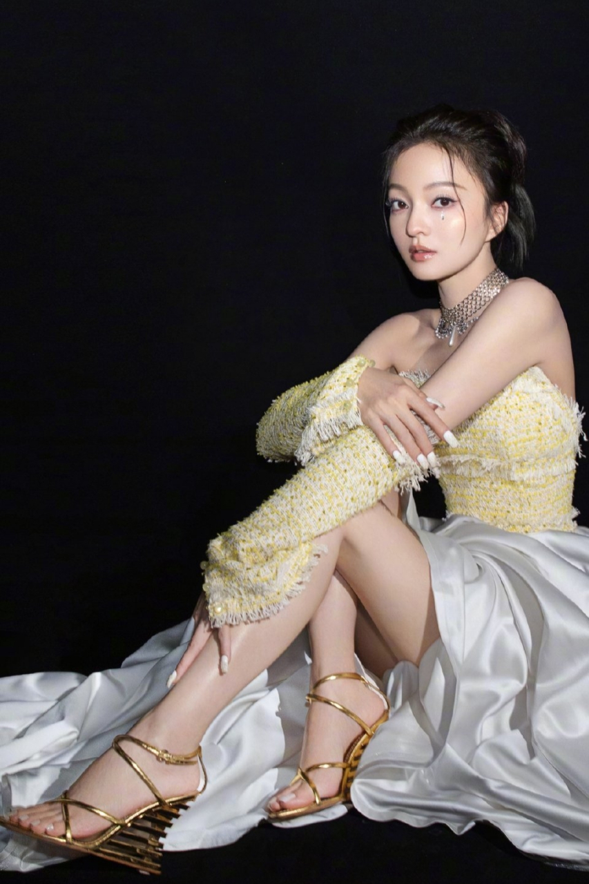 艺术与生活,张韶涵美腿精选,光影间的绝美邂逅