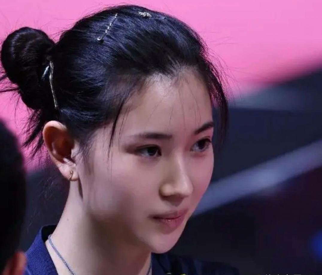 王楚钦最好找一位打乒乓球的女友,这样两人有共同语言.