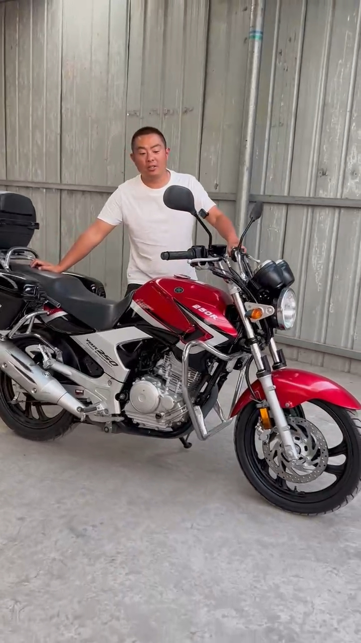 纯进口雅马哈天剑王250单缸油冷四气门街车