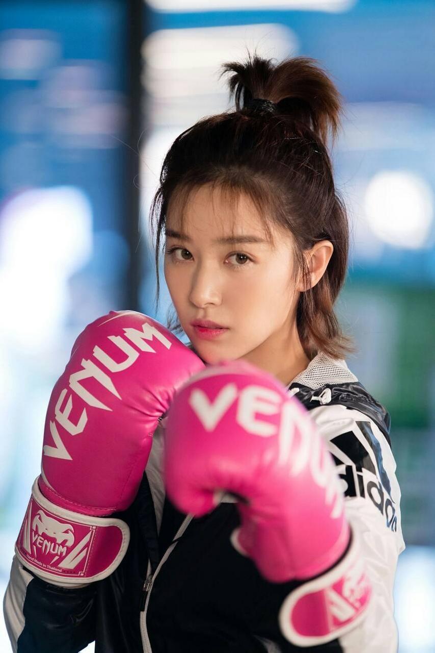 阚清子日前在节目中透露自己被求婚的细节,并描述了生日当天男友给她