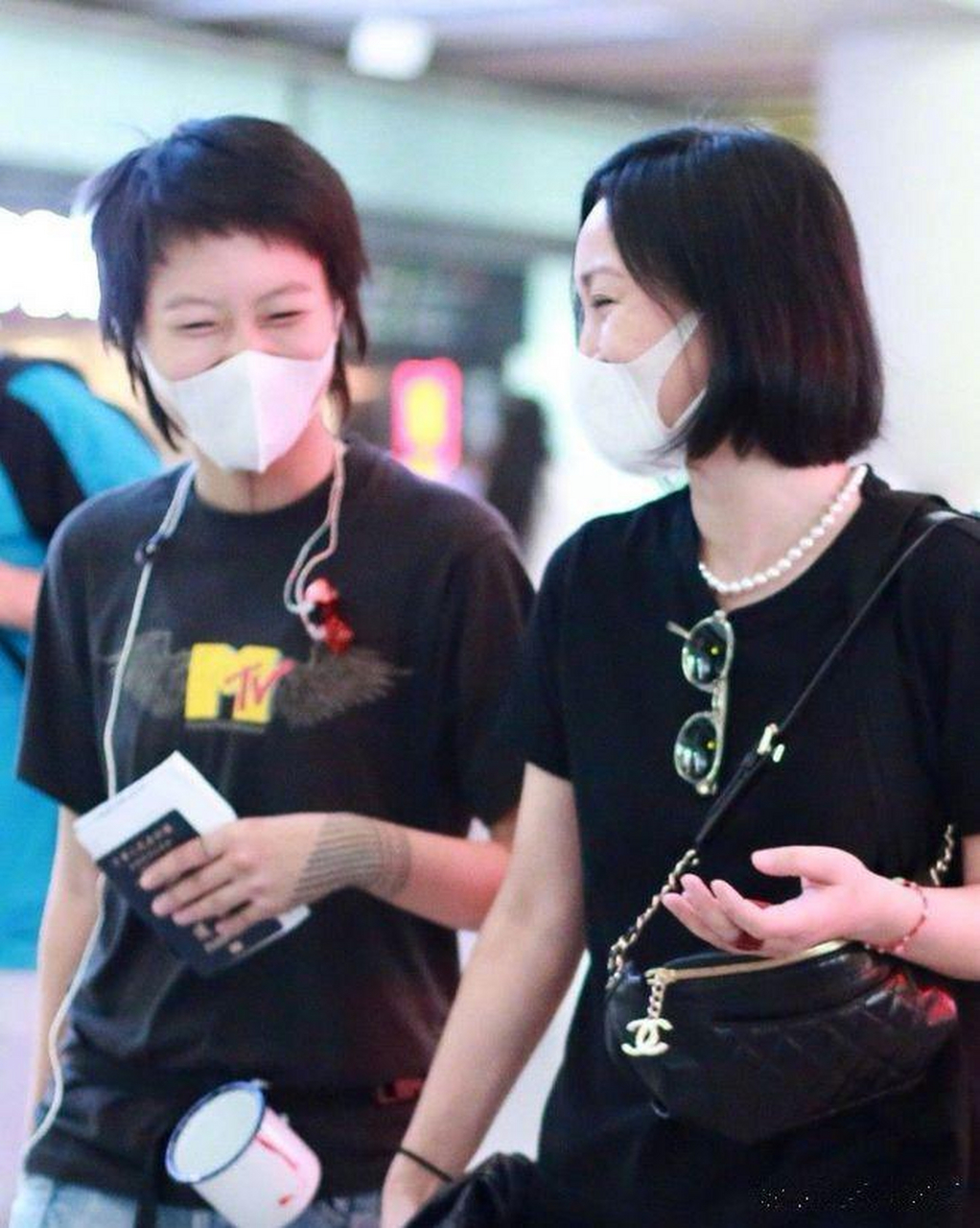 周迅与窦靖童的合影