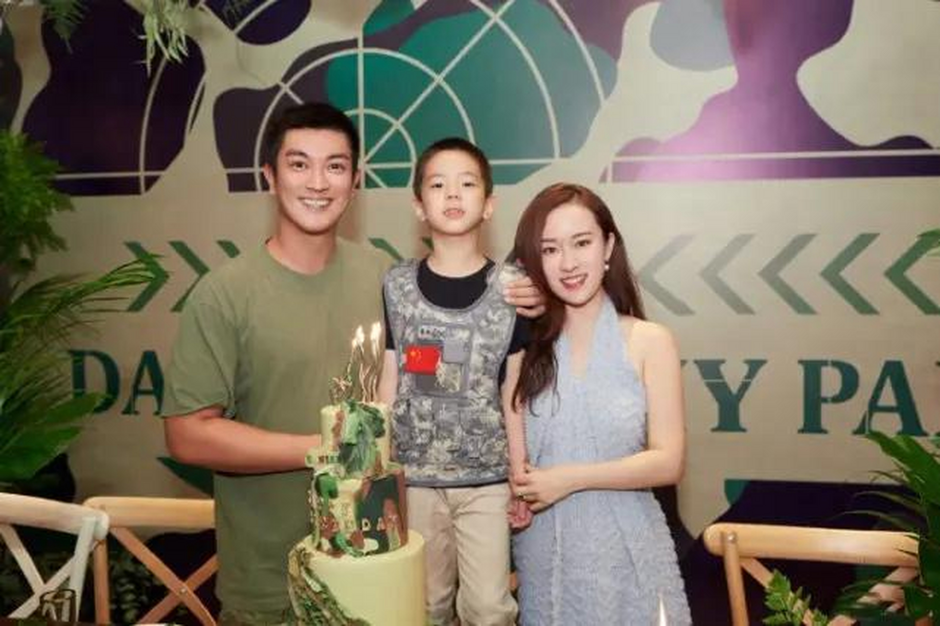 霍思燕一家三口