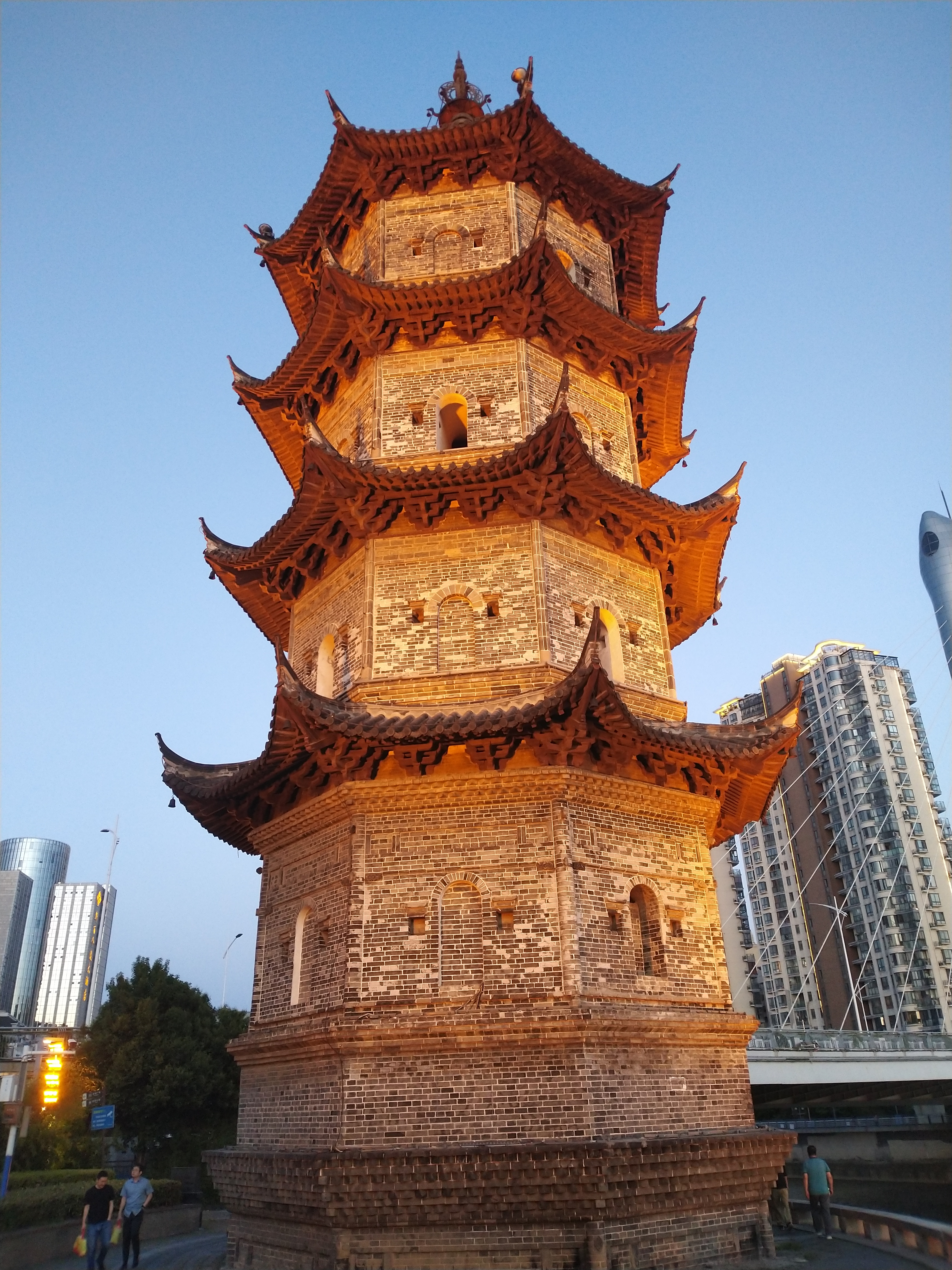 夜游芜湖中江塔