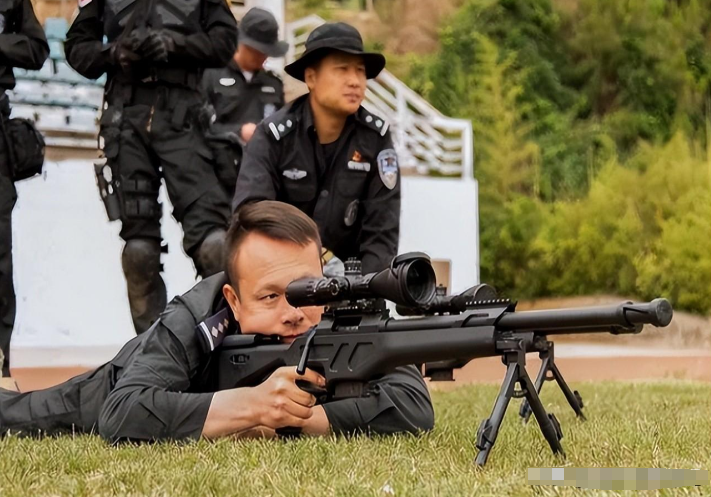 特警参加任务失联,86天后妻子收到境外6字短信,失声痛哭