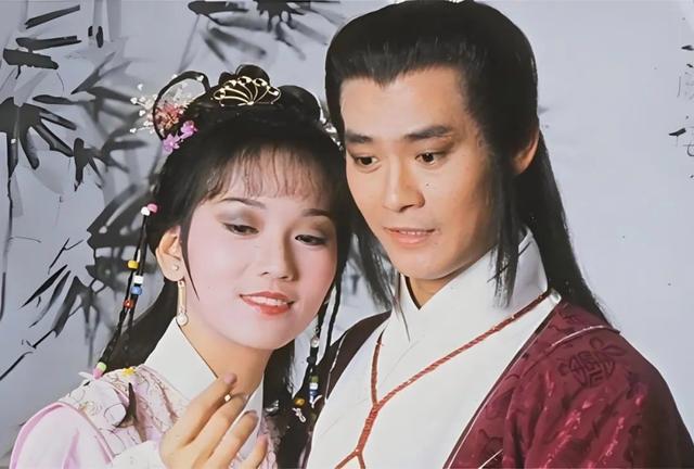 90年代后,郑少秋在tvb参演的基本都是现代时装剧,比如《大时代》《笑