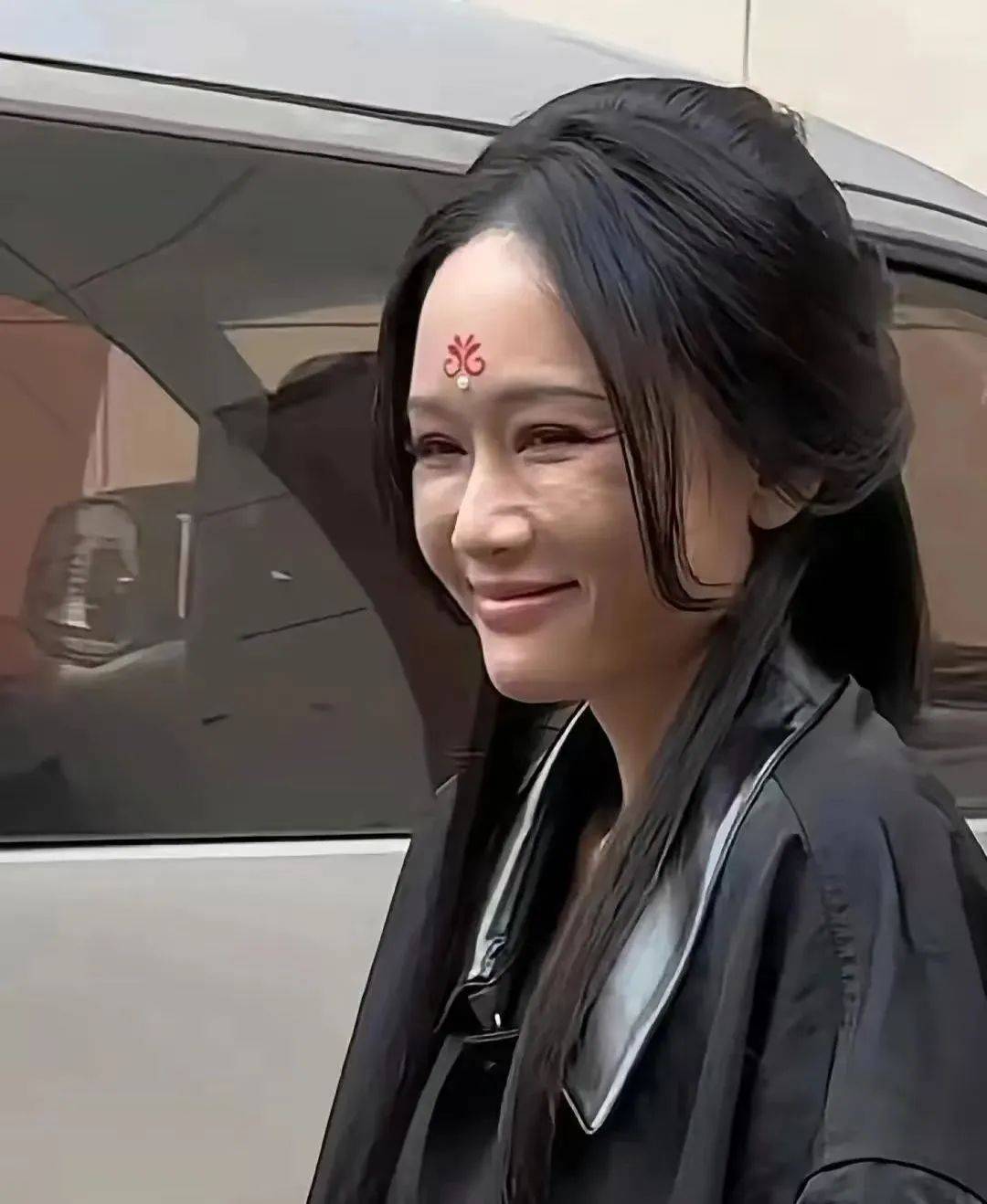 陈乔恩皱纹堆积,杨幂皮肤松弛,明星生图让人不再容貌焦虑