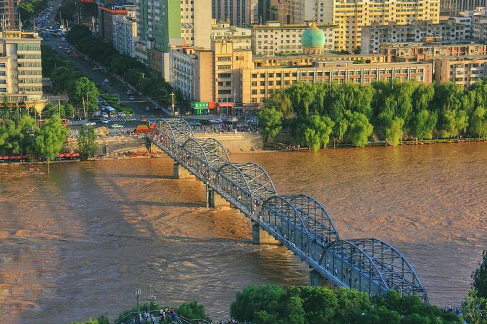 古今之旅回盼千年#兰州黄河铁桥,又名中山桥,位于甘肃省兰州市滨河路