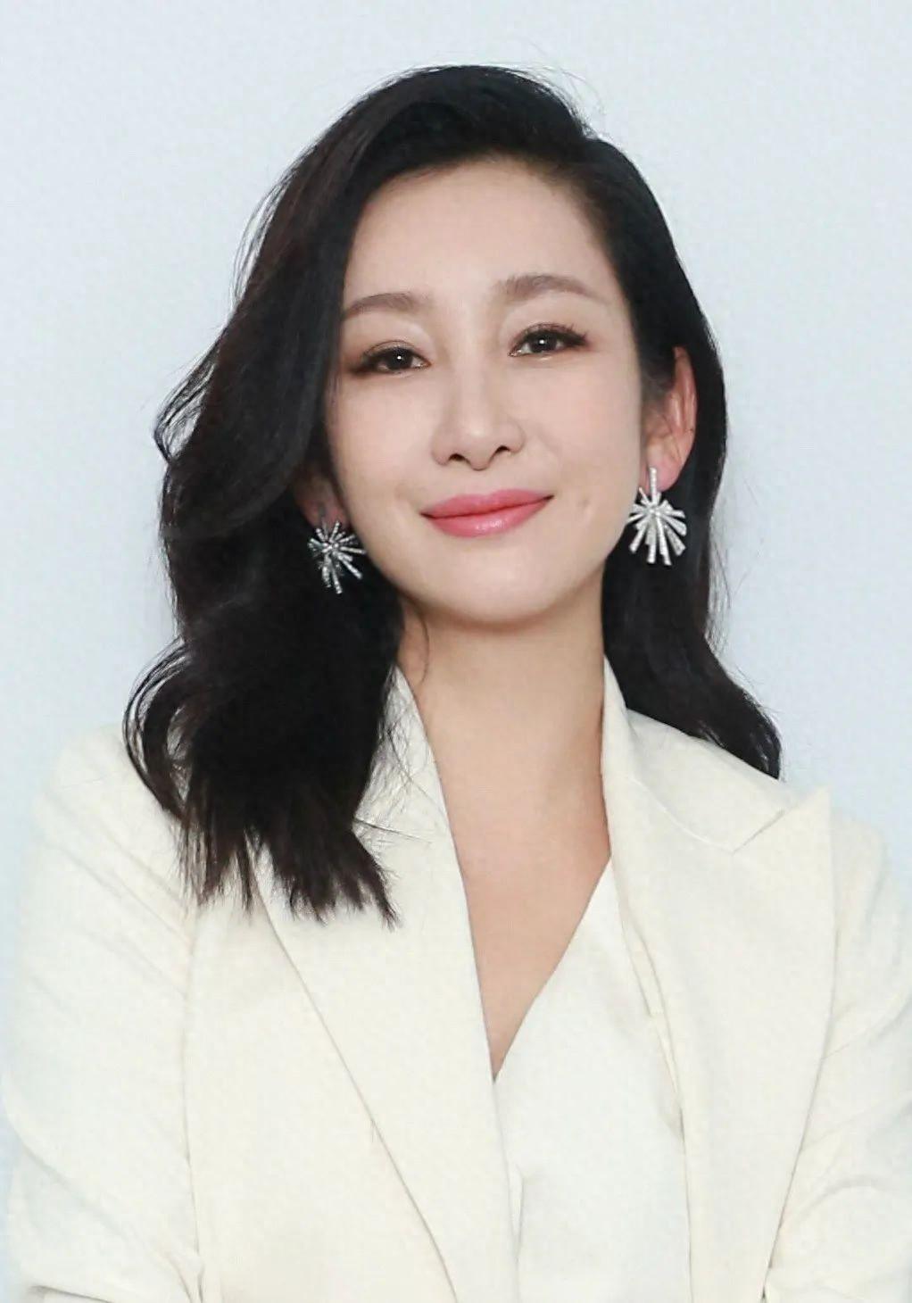 收手吧秦海璐!别辣观众眼睛了,时隔20年再演美人,雷人又没脑