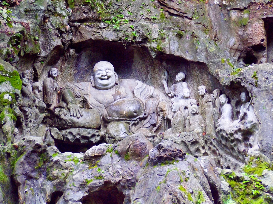 杭州飞来峰这个佛教石像不能拜!此人生前作恶多端,死后遗臭万年