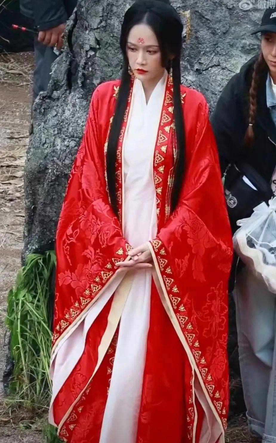 陈乔恩皱纹堆积,杨幂皮肤松弛,明星生图让人不再容貌焦虑