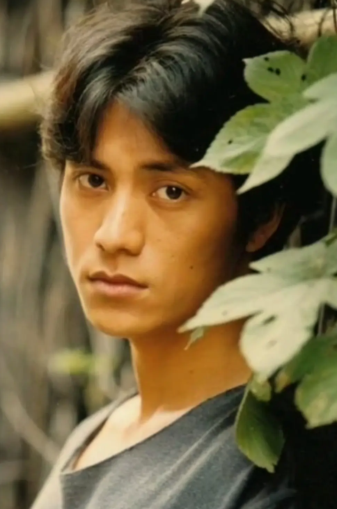 夸张!陈坤脸变陆毅了,比他年轻的时候还年轻