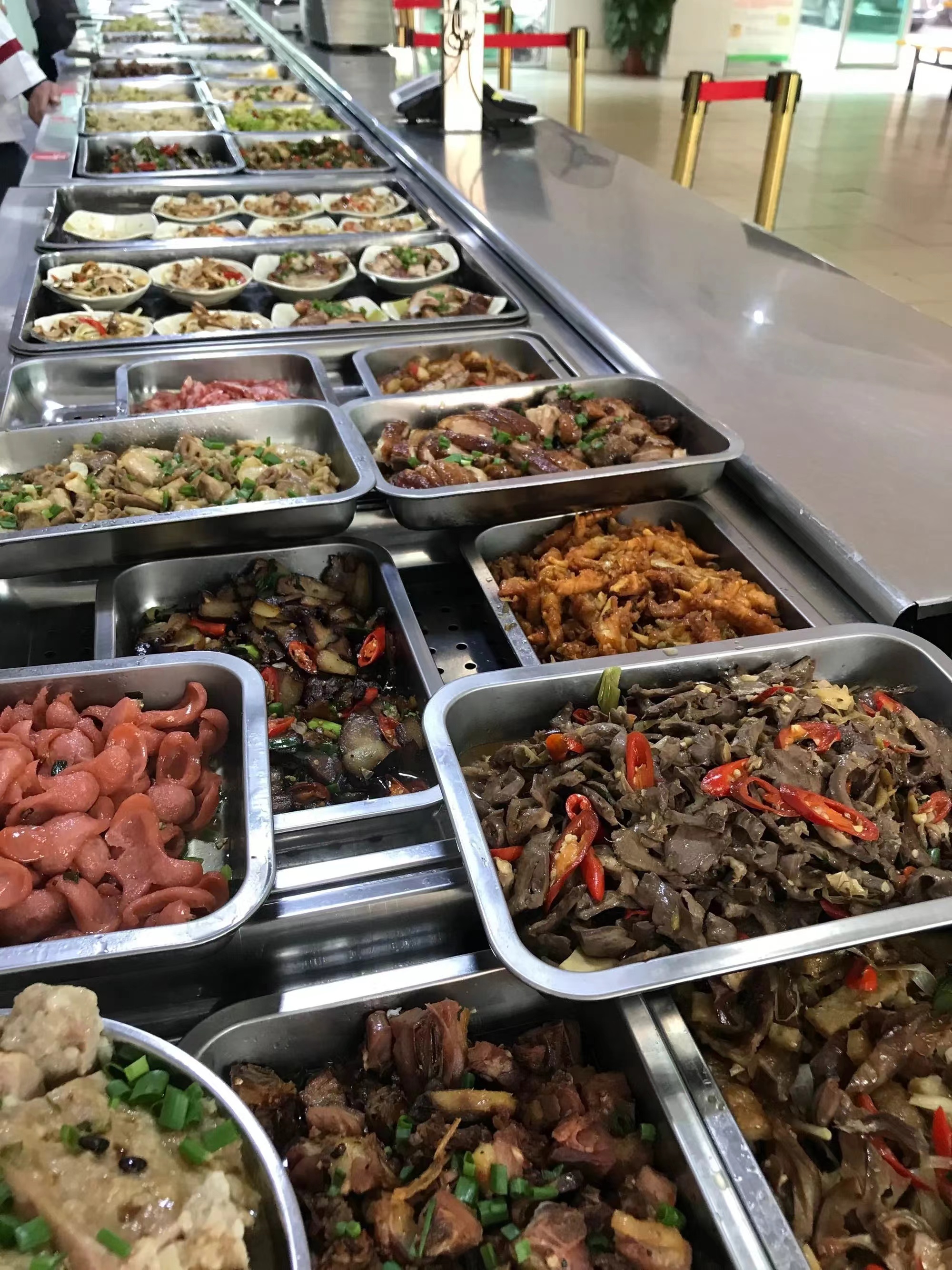 饭菜图片真实食堂里多种多样的饭的图片胶州二中宿舍食堂餐厅宿舍环境