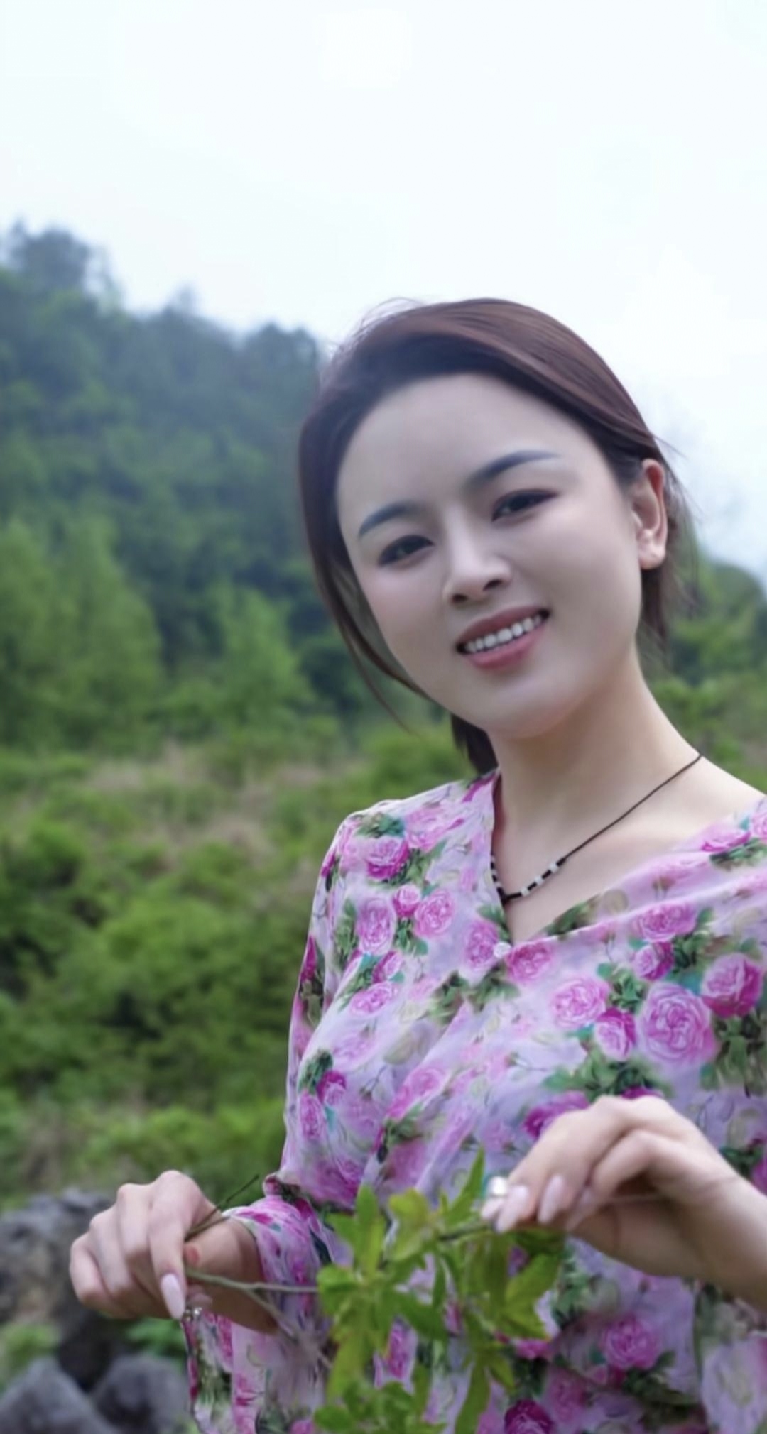 深深呼吸,心旷神怡之感油然而生,仿佛置身于天然氧吧