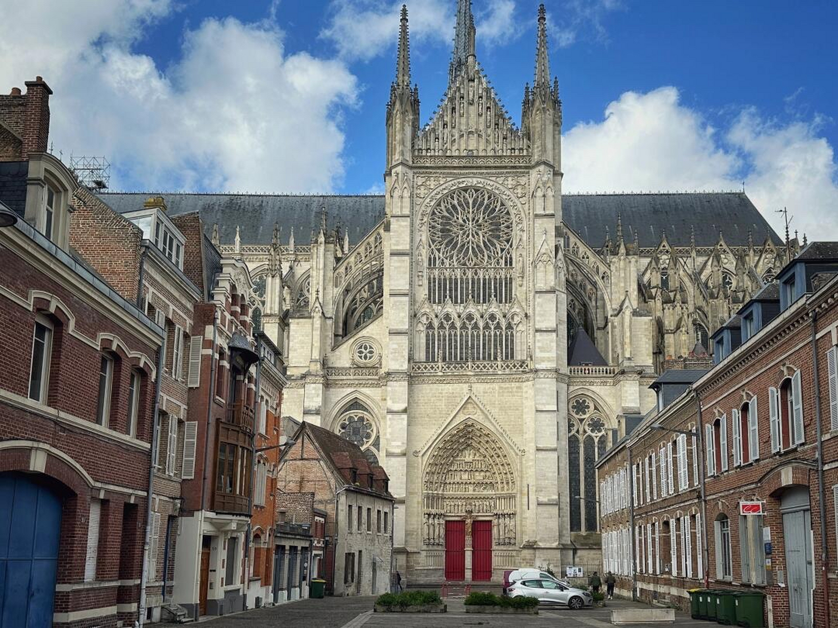 亚眠大教堂:法国最大的哥特式教堂之"大" #历史建筑# #建筑设计