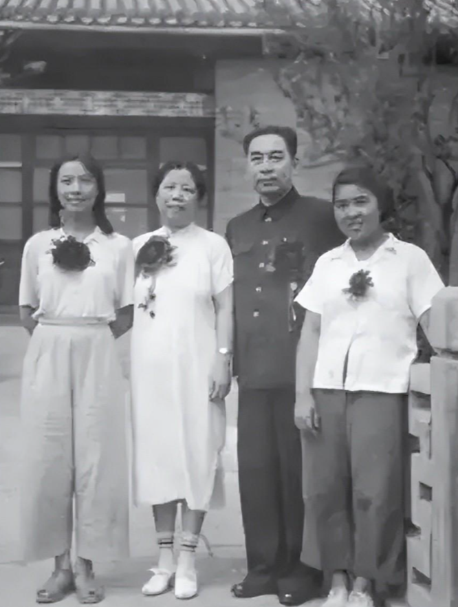 突发!石维坚逝世:父亲和继母曾因他跳楼自杀,其妻子是京剧名家