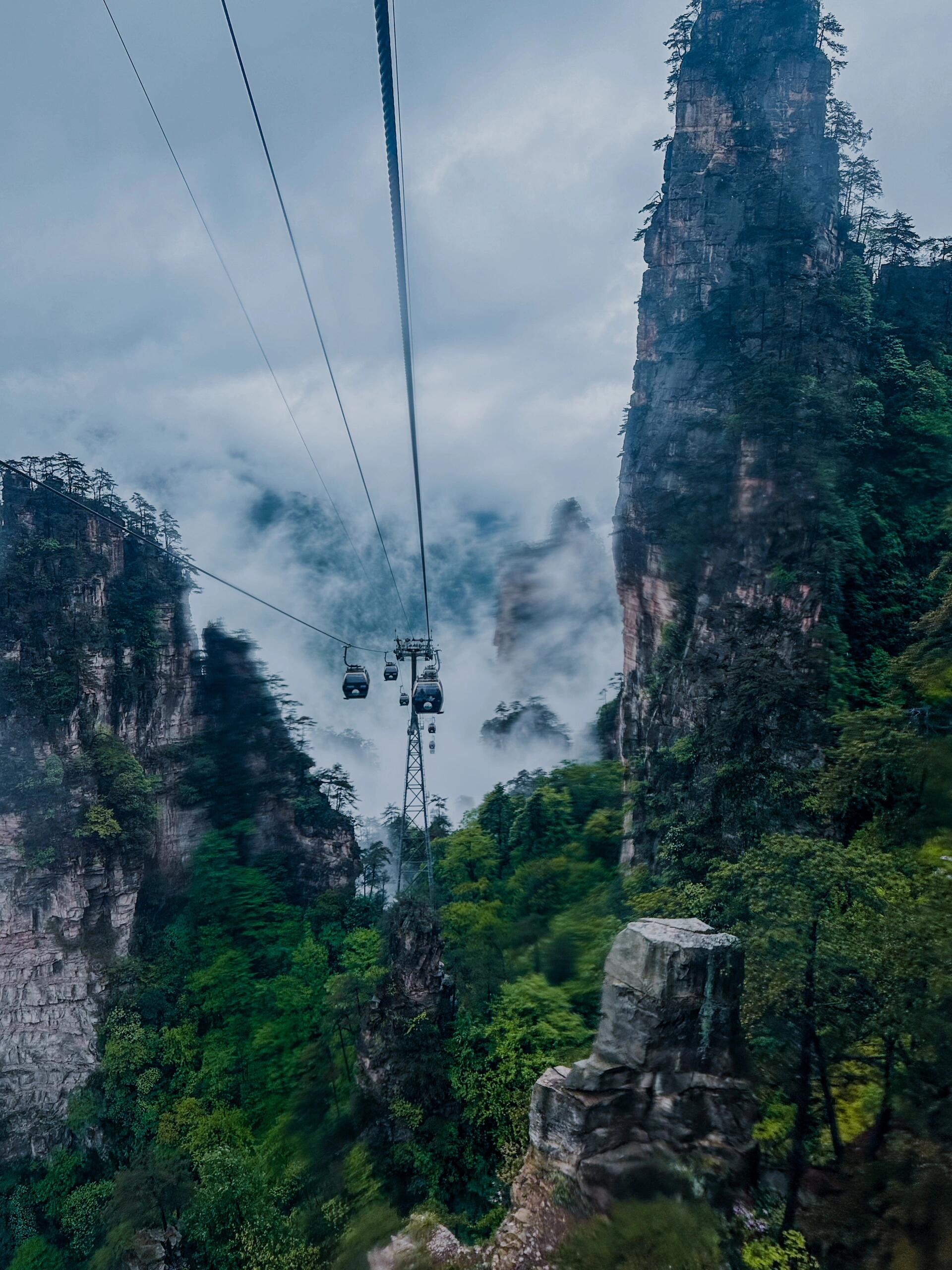 三皇寨索道图片