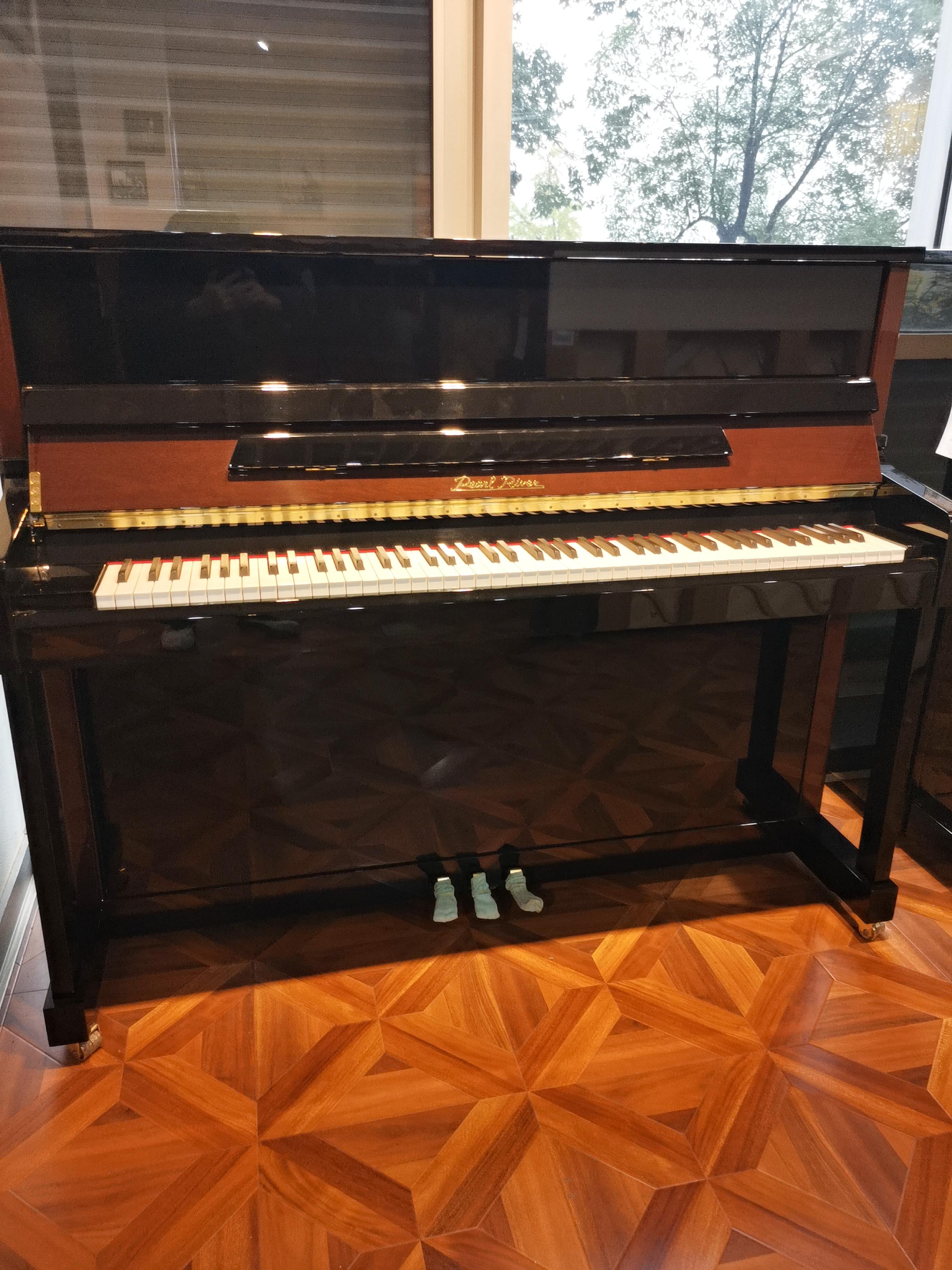 成都珠江钢琴在哪里买正品?