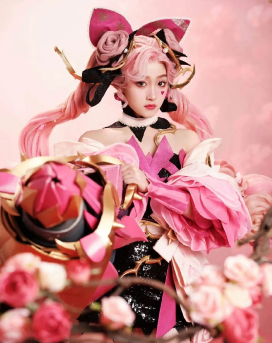 关晓彤cos杨玉环绝美?身材火辣,比杨颖更惊艳!