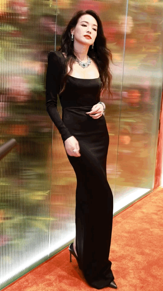 有一种性感,叫"腰臀比"刚刚好,再低调这9位女明星也瞒不住!